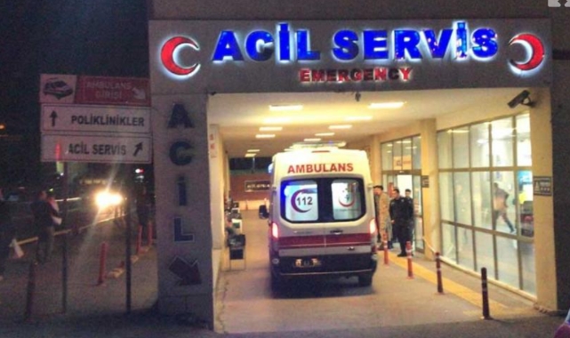Şanlıurfa'da iki otomobil çarpıştığı kazada 4 kişi yaralandı