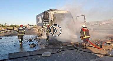 Şanlıurfa'da seyir halindeki tırda yangın