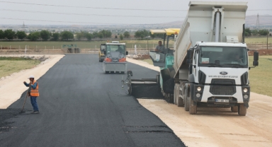 Şanlıurfa Asri Mezarlık yeni yolunda asfalt çalışmaları başladı