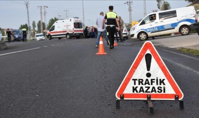 Viranşehir'de 3 araç birbirine girdi