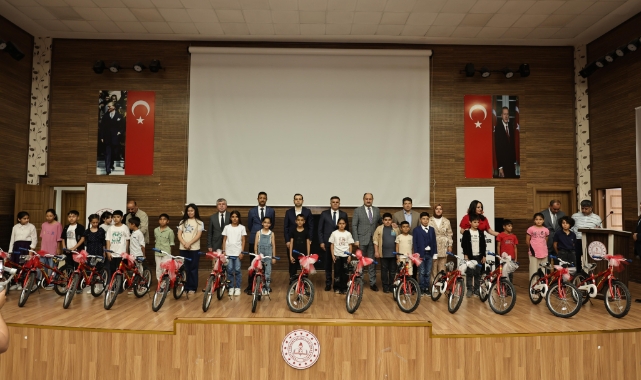 Şanlıurfa Büyükşehir Belediyesi, eğitime pedallı destek verdi