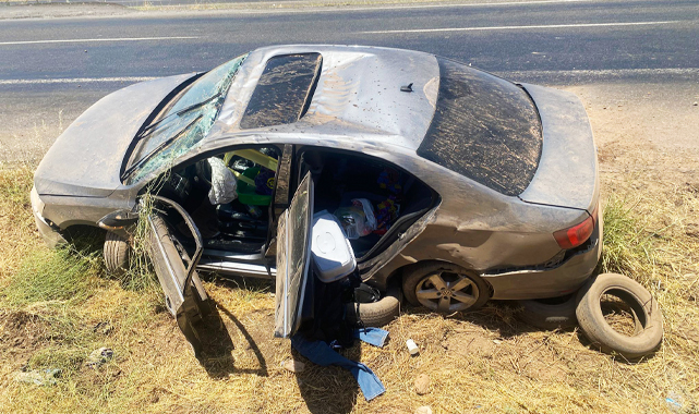 Şanlıurfa'da otomobil şarampole devrildi: 3 yaralı