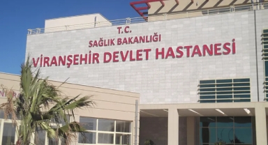 Viranşehir'de otomobil şarampole yuvarlandı: 3 yaralı