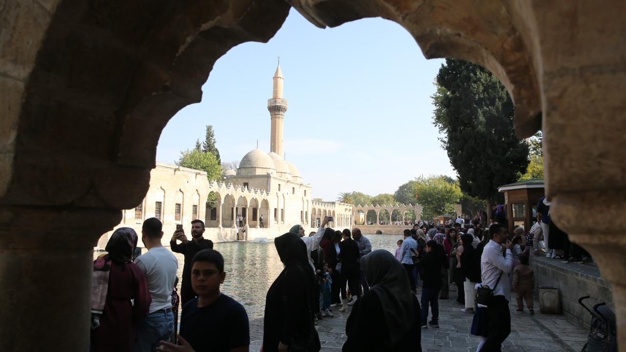 Balıklıgöl'de ara tatil yoğunluğu yaşanıyor
