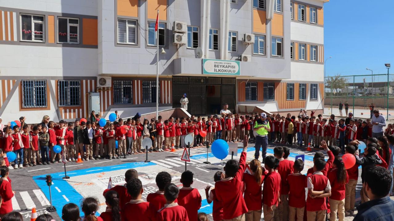 Şanlıurfa'da jandarmadan öğrencilere trafik eğitimi