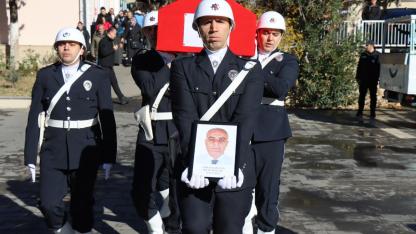 Şanlıurfa'da hayatını kaybeden polis memuru toprağa verildi