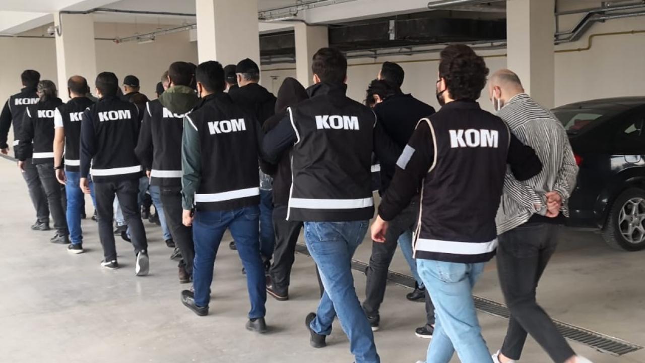 Şanlıurfa'da kamuyu zarara uğrattıkları iddiasıyla 11 zanlı tutuklandı