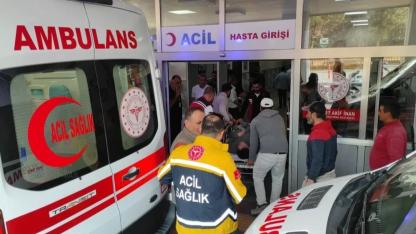 Şanlıurfa’da mısır yüklü tır devrildi: 1 yaralı