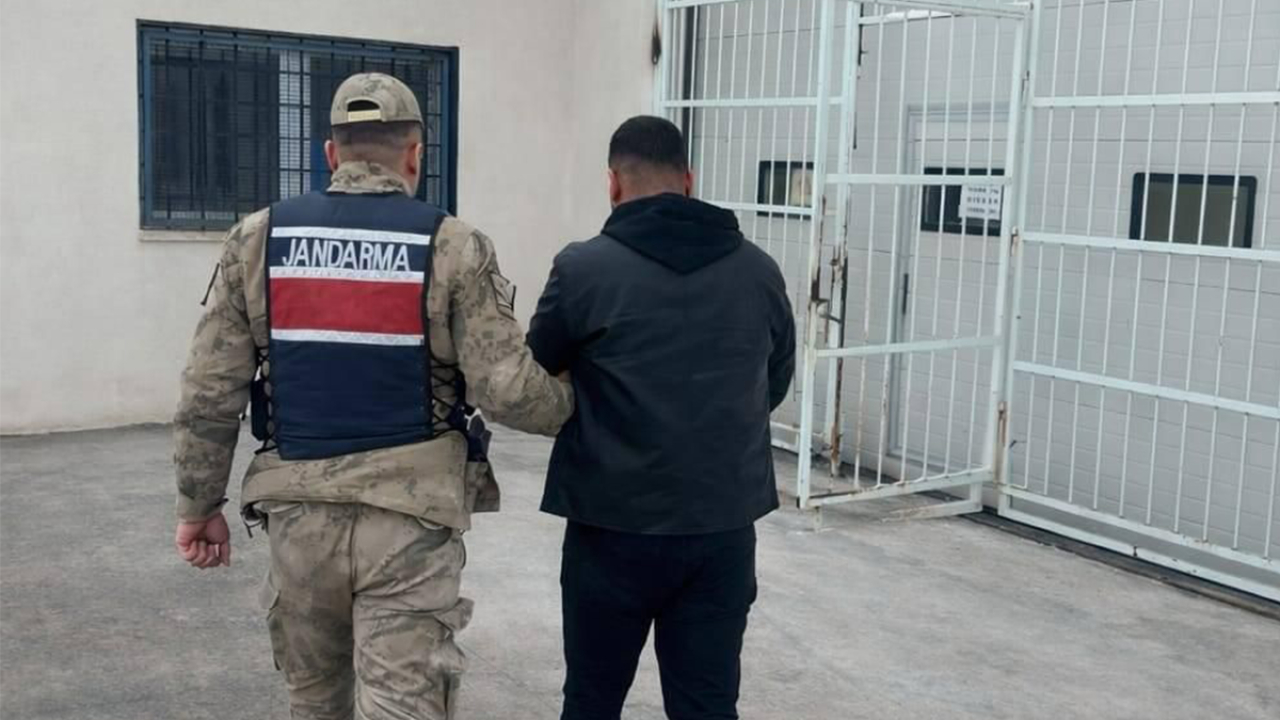Şanlıurfa’da hırsızlık suçundan aranan şahıs yakalandı