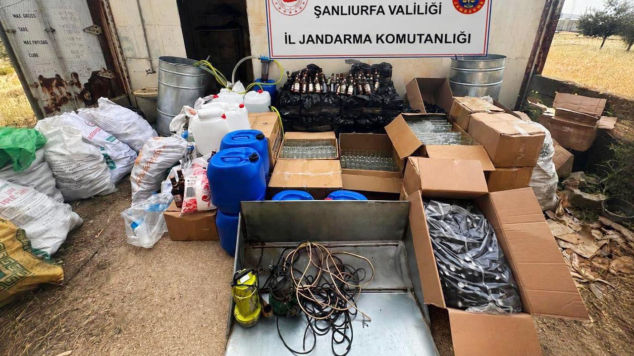 Şanlıurfa'da sahte alkol üretim tesisine operasyon