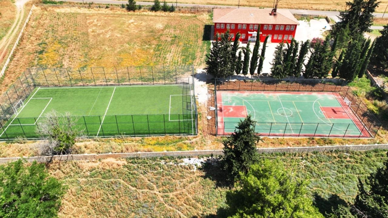 Harran'da yapımı tamamlanan futbol, voleybol ve basketbol sahaları hizmete açıldı