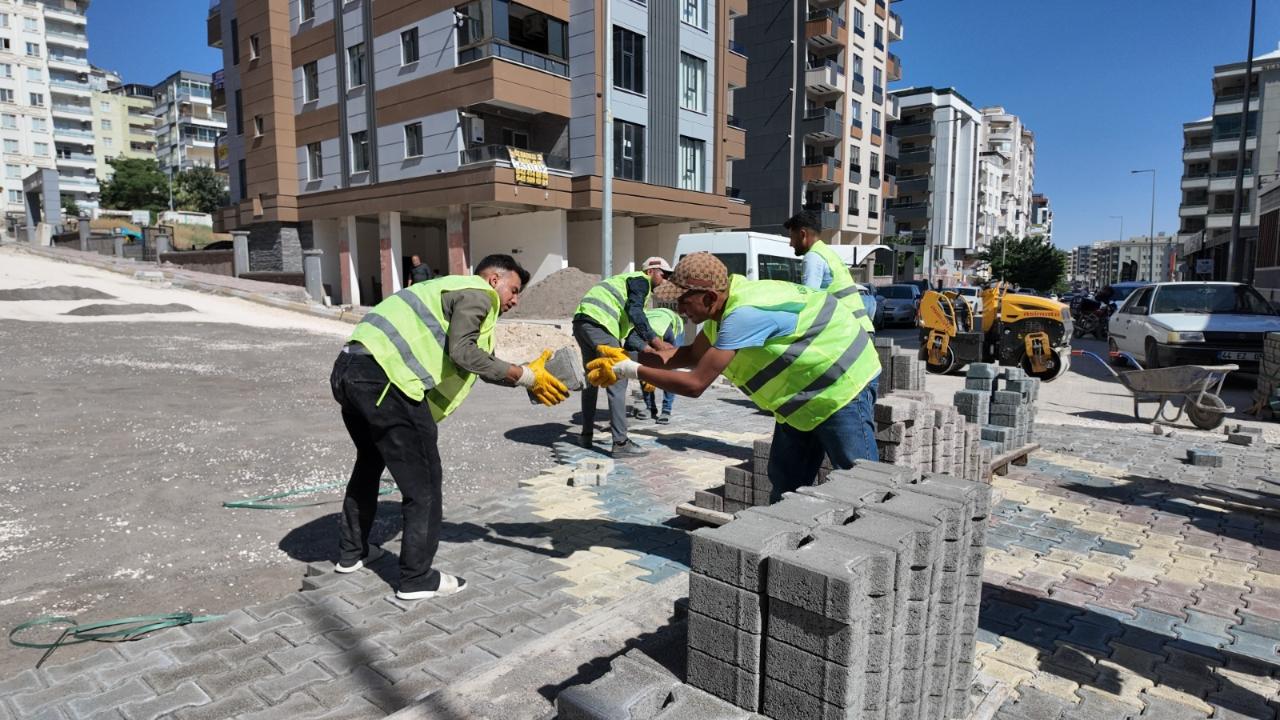 Karaköprü’de yeni yaşam alanlarına modern yol dokunuşu