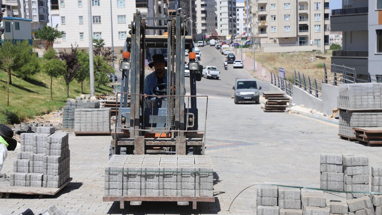 Karaköprü’de yollar ve sokaklar yenileniyor