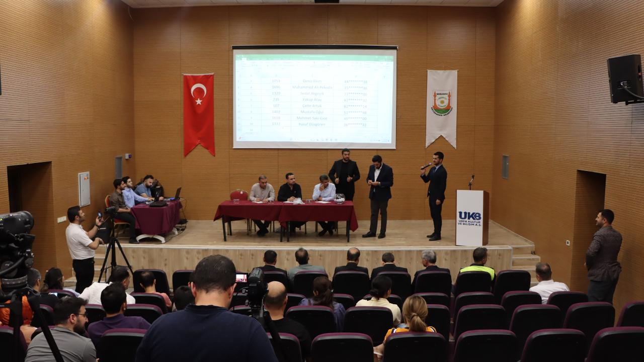 Şanlıurfa Büyükşehir Belediyesinde 12 işçi için kura çekimi yapıldı