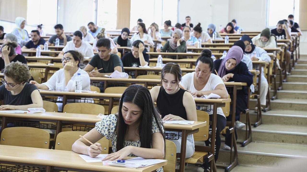 Şanlıurfa'da YKS'nin ilk oturumu tamamlandı
