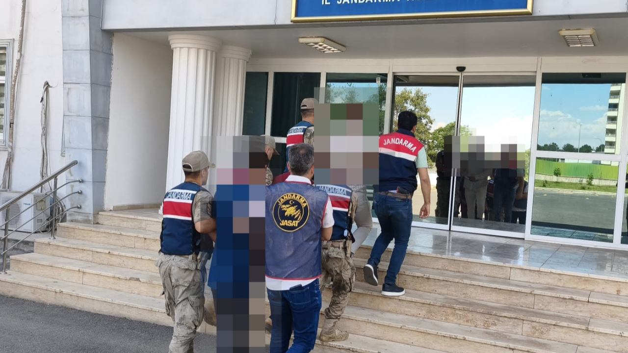 Şanlıurfa’da göçmen kaçakçılığına ağır darbe: 32 organizatör tespit edildi